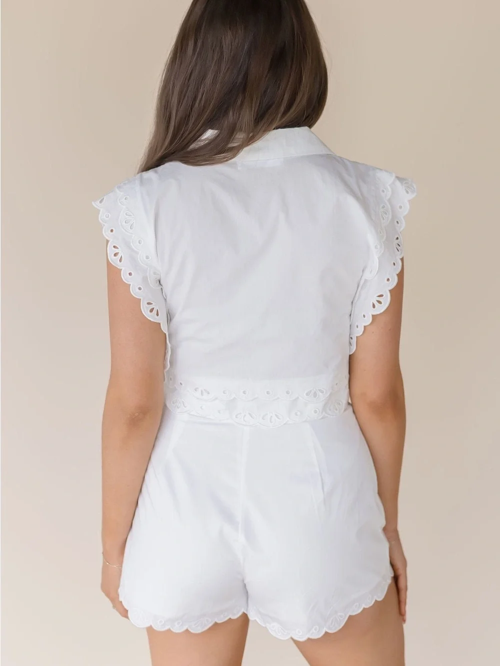 White Scallop 2-Piece Set w/ Hem High-Waist Women’s Shorts and Blouse